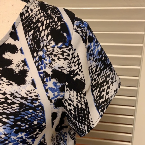 106. NY. Collection Top - Picture 5 of 12